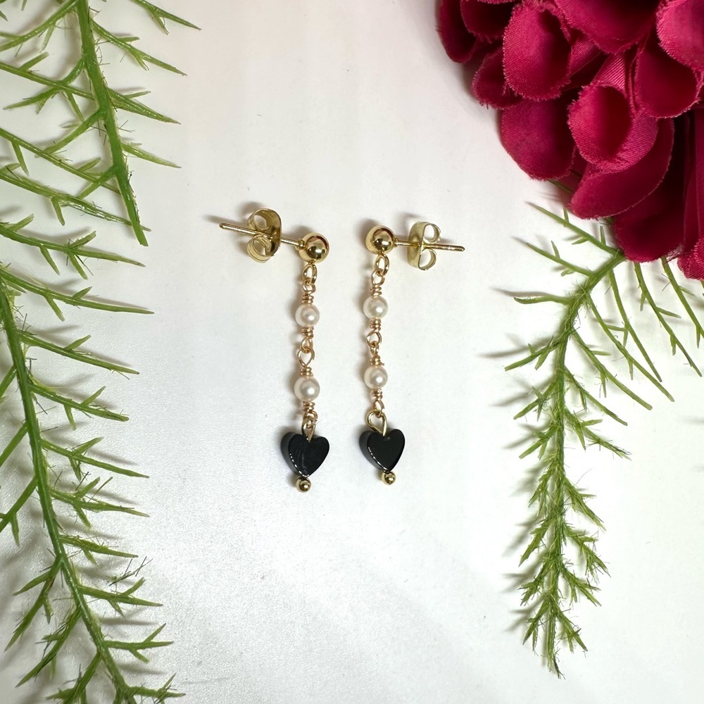 NEW⚜️Onyx & Freshwater Pearl Charm Earrings - Picture 2 of 4